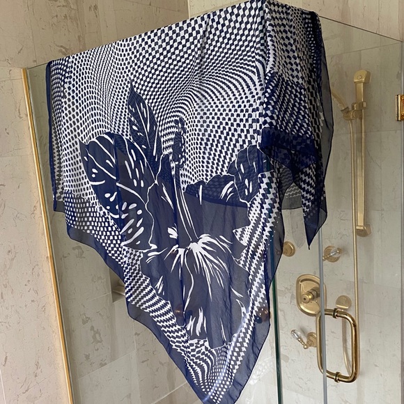 Accessories - Vintage geometric/floral print scarf or wrap